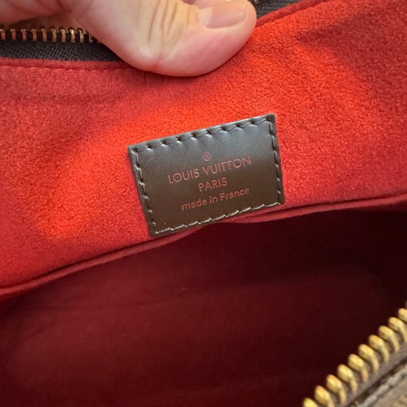 LOUIS VUITTON
Damier Canvas Evora MM Bag - Picture 10 of 12